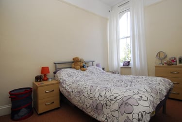 2 bed flat, Napier Terrace, Flat 2, Mutley, Plymouth, PL46ER - Image 1